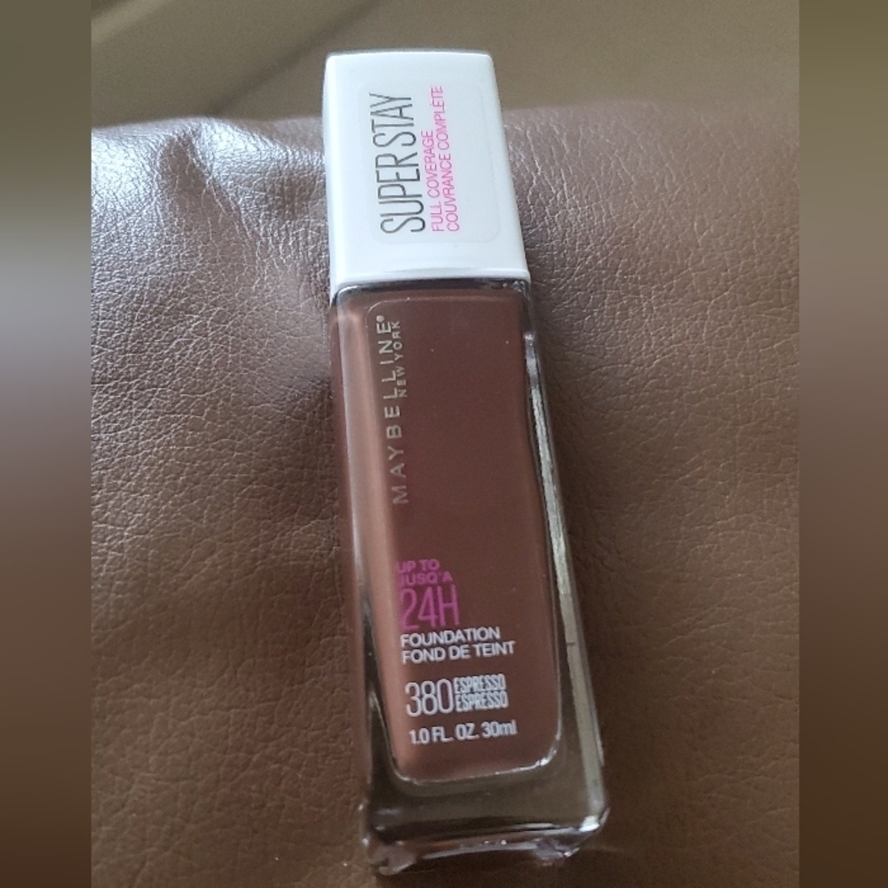 Maybelline Super Stay Full Coverage Foundation. 380 expresso/20R80 z🌴